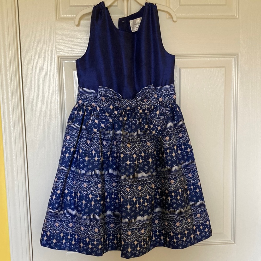 Girl’s dress